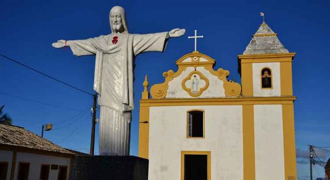 A Igreja de Nossa senhora da Ajuda , no centro do município, é considarada o primeiro templo religioso do país (foto: Setur/Divulgação) A Igreja de Nossa senhora da Ajuda , no centro do município, é considarada o primeiro templo religioso do país (foto: Setur/Divulgação)