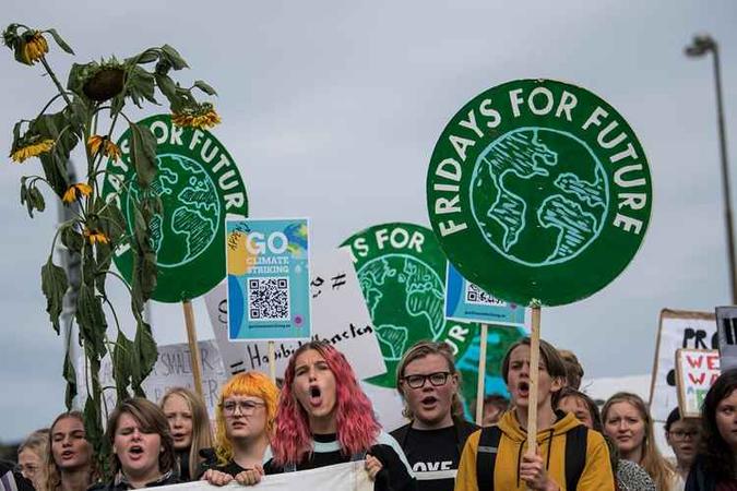 Estudantes se movimentaram pelo mundo(foto: AFP / Jonathan NACKSTRAND) Estudantes se movimentaram pelo mundo(foto: AFP / Jonathan NACKSTRAND)