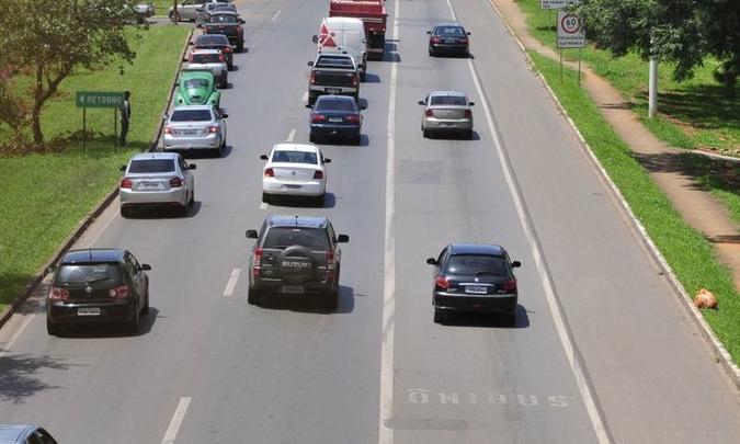 A fiscalização nas faixas exclusivas da EPNB volta a funcionar na próxima segunda-feira (21/7). Já das vias W3 Sul, W3 Norte e Setor Polícial Sul será retomada nesta sexta-feira (29/7)(foto: Ed Alves/CB/ DA Press) A fiscalização nas faixas exclusivas da EPNB volta a funcionar na próxima segunda-feira (21/7). Já das vias W3 Sul, W3 Norte e Setor Polícial Sul será retomada nesta sexta-feira (29/7)(foto: Ed Alves/CB/ DA Press)