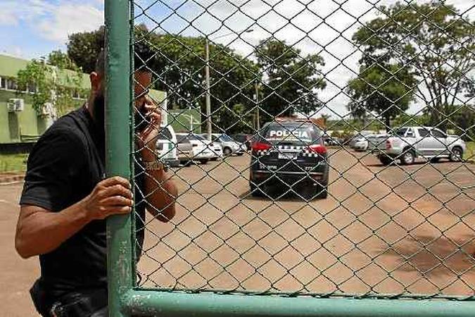 A maioria das delegacias do DF continua aberta ao público só das 9h às 19h: prazo para que todas ficassem abertas ininterruptamente termina hoje(foto: Vinicius Cardoso Vieira/Esp. CB/D.A Press) A maioria das delegacias do DF continua aberta ao público só das 9h às 19h: prazo para que todas ficassem abertas ininterruptamente termina hoje(foto: Vinicius Cardoso Vieira/Esp. CB/D.A Press)