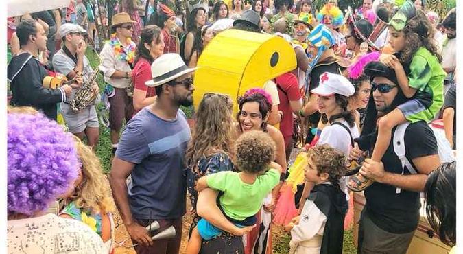 Bloco Vai quem fica faz a diversão de famílias neste sábado(foto: Adriana Bernardes/CB/D.A. Press) Bloco Vai quem fica faz a diversão de famílias neste sábado(foto: Adriana Bernardes/CB/D.A. Press)