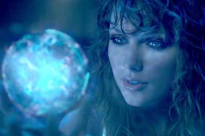 O clipe foi inspirado em vários filmes de ficção científica(foto: Reprodução/Internet) O clipe foi inspirado em vários filmes de ficção científica(foto: Reprodução/Internet)
