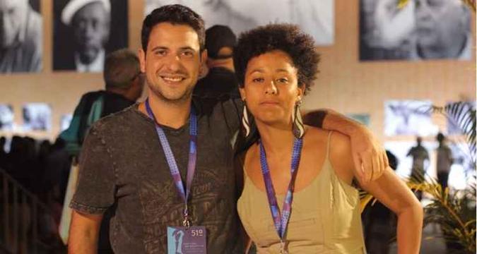 A dupla Glenda Nicácio e Ary Rosa, de 'Ilha': parceria seguirá a todo vapor(foto: Bárbara Cabral/Esp. CB/D.A Press) A dupla Glenda Nicácio e Ary Rosa, de 'Ilha': parceria seguirá a todo vapor(foto: Bárbara Cabral/Esp. CB/D.A Press)