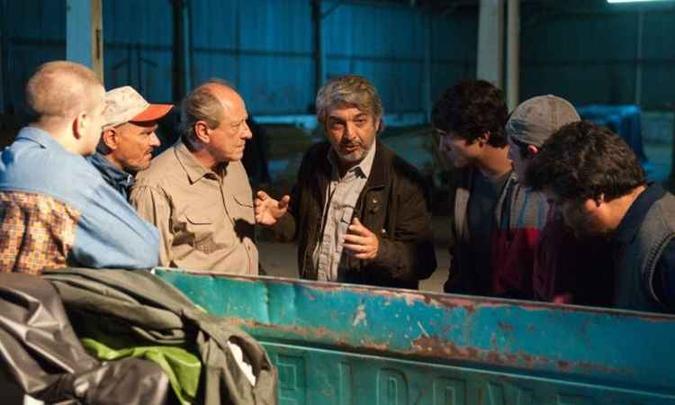 O grupo de injustiçados em A odisseia dos tontos tem como mobilizador o personagem de Ricardo Darín(foto: Warner Bros. Pictures/Divulgação) O grupo de injustiçados em A odisseia dos tontos tem como mobilizador o personagem de Ricardo Darín(foto: Warner Bros. Pictures/Divulgação)