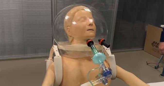O protótipo do capacete está em sua terceira versão e deve ser concluído em maio (foto: USP/Divulgação) O protótipo do capacete está em sua terceira versão e deve ser concluído em maio (foto: USP/Divulgação)