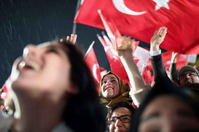 (foto: AFP/Bulent Kilic) (foto: AFP/Bulent Kilic)