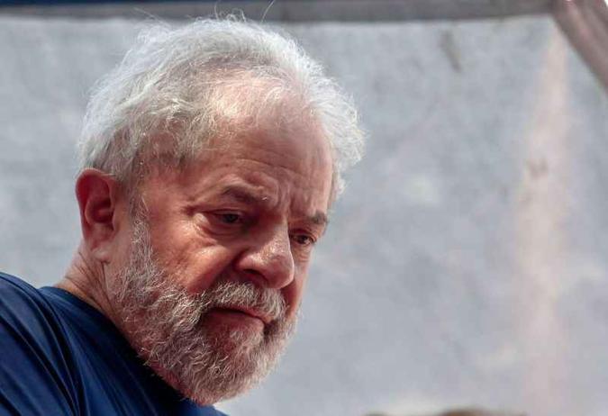 Advogados de Lula acusam o ex-juiz Sérgio Moro de parcialidade durante o julgamento(foto: Miguel Schincariol) Advogados de Lula acusam o ex-juiz Sérgio Moro de parcialidade durante o julgamento(foto: Miguel Schincariol)