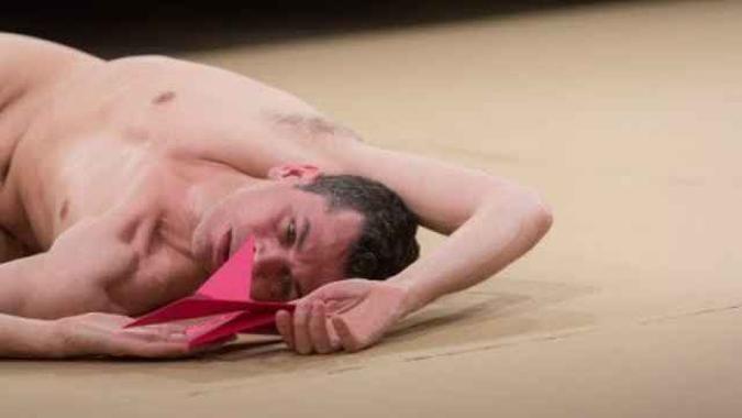 A polêmica acerca da performance La bête, de Wagner Schwartz, foi o pivô da decisão(foto: MAM/Divulgação ) A polêmica acerca da performance La bête, de Wagner Schwartz, foi o pivô da decisão(foto: MAM/Divulgação )