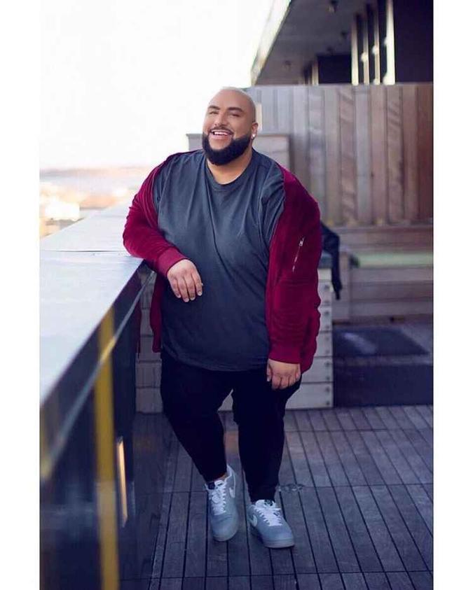 Arcadio Del Valle tem 180kg e não viu impedimentos em desfilar em uma das mais renomadas semanas de moda do mundo, a New York Fashion Week(foto: Instagram/Reprodução) Arcadio Del Valle tem 180kg e não viu impedimentos em desfilar em uma das mais renomadas semanas de moda do mundo, a New York Fashion Week(foto: Instagram/Reprodução)