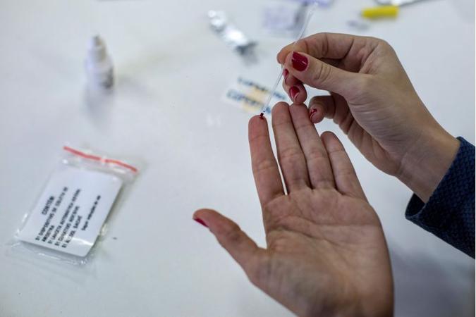 Entre os adolescentes de 15 a 19 anos, o número de mortes está estagnado, enquanto em outras faixas etárias vem caindo desde 2010(foto: Mauro Pimentel/AFP) Entre os adolescentes de 15 a 19 anos, o número de mortes está estagnado, enquanto em outras faixas etárias vem caindo desde 2010(foto: Mauro Pimentel/AFP)