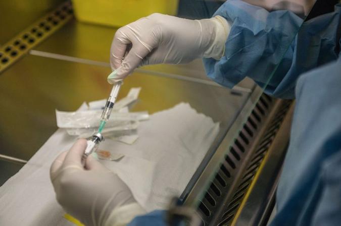 Teste da vacina contra o vírus da Aids em Shoshaguve, perto de Pretória, na África do Sul.(foto: Mujahid Safodien/AFP) Teste da vacina contra o vírus da Aids em Shoshaguve, perto de Pretória, na África do Sul.(foto: Mujahid Safodien/AFP)