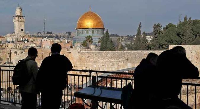 Jerusalém fica no centro do conflito israelense-palestino e seu status é uma das questões mais difíceis de resolver(foto: Thomas Coex/AFP ) Jerusalém fica no centro do conflito israelense-palestino e seu status é uma das questões mais difíceis de resolver(foto: Thomas Coex/AFP )
