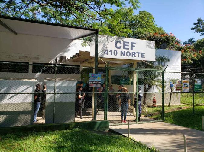 O Centro de Ensino Fundamental 410 Norte, onde o professor disse suspeitar ter sido envenenado(foto: Renata Rios/CB/D.A Press) O Centro de Ensino Fundamental 410 Norte, onde o professor disse suspeitar ter sido envenenado(foto: Renata Rios/CB/D.A Press)