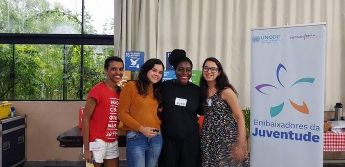 A nigeriana radicada em Brasília Ruth Adelowoula em encontro nacional de jovens embaixadores: liderança(foto: UNODC/Divulgação) A nigeriana radicada em Brasília Ruth Adelowoula em encontro nacional de jovens embaixadores: liderança(foto: UNODC/Divulgação)