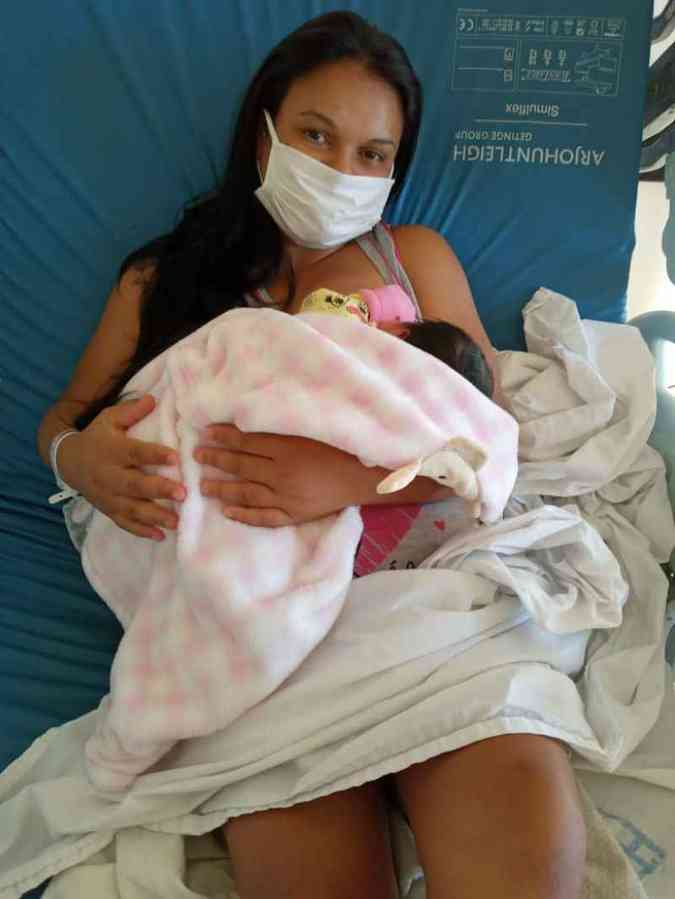 Benita começou a sentir os sintomas de covid-19 no sétimo mês de gravidez(foto: Arquivo Pessoal)
