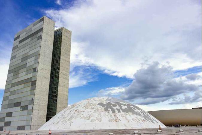 A medida, visando ao aumento salarial, está dentro de uma série de ajustes conhecida como A medida, visando ao aumento salarial, está dentro de uma série de ajustes conhecida como