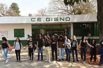 Militarização: Gisno tem manifestação contra a medida, CEF 407, a favor