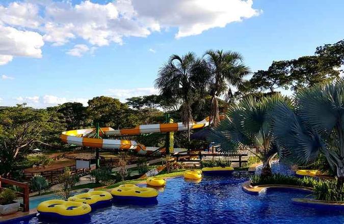 Único resort da cidade, a Pousada dos Pirineus ampliou o parque aquático: toboágua maior e mais desafiador(foto: Renato Alves/CB/D.A Press) Único resort da cidade, a Pousada dos Pirineus ampliou o parque aquático: toboágua maior e mais desafiador(foto: Renato Alves/CB/D.A Press)