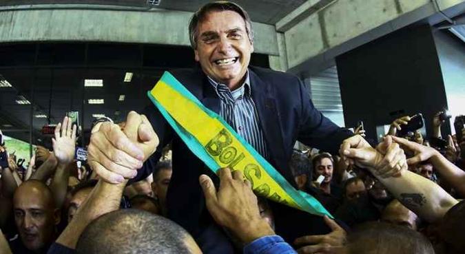 'O nosso partido é o povo e não os líderes partidários que representam o atual sistema no Brasil', afirmou Bolsonaro pelo Twitter(foto: Heuler Andrey/AFP) 'O nosso partido é o povo e não os líderes partidários que representam o atual sistema no Brasil', afirmou Bolsonaro pelo Twitter(foto: Heuler Andrey/AFP)