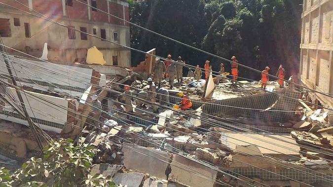 Dois prédios desabam na Muzema, comunidade na Zona Oeste do Rio (foto: Divulgação Centro de Operações da Prefeitura do Rio ) Dois prédios desabam na Muzema, comunidade na Zona Oeste do Rio (foto: Divulgação Centro de Operações da Prefeitura do Rio )