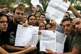 Candidatos às vagas para o Ministério da Justiça se revoltaram com tantos problemas nos locais de testes(foto: Carlos Silva/Esp.CB/D.A Press) Candidatos às vagas para o Ministério da Justiça se revoltaram com tantos problemas nos locais de testes(foto: Carlos Silva/Esp.CB/D.A Press)