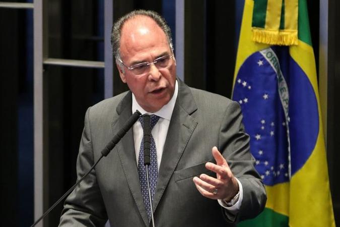 Senador Fernando Bezerra esteve no Palácio do Planalto para acertar votação do projeto do pré-sal(foto: Fabio Rodrigues Pozzebom/Agência Brasil) Senador Fernando Bezerra esteve no Palácio do Planalto para acertar votação do projeto do pré-sal(foto: Fabio Rodrigues Pozzebom/Agência Brasil)