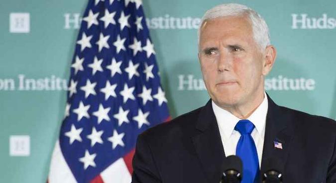 Mike Pence ressaltou ainda que a interferência russa na política americana Mike Pence ressaltou ainda que a interferência russa na política americana