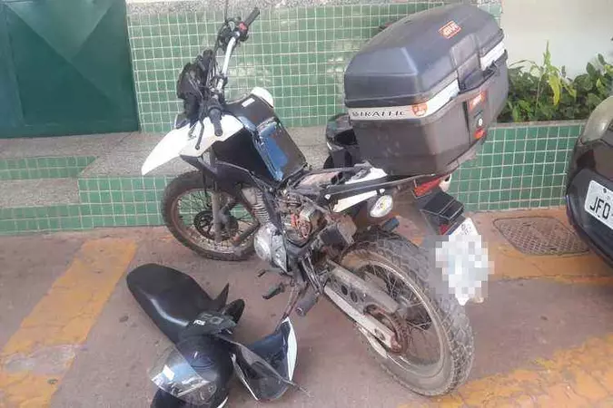 Moto recuperada pela Polícia Militar(foto: PMDF/Divulgação) Moto recuperada pela Polícia Militar(foto: PMDF/Divulgação)