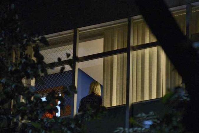 Elson disparou contra Romilda dentro de casa e se matou em seguida.O casal deixou dois filhos, de 3 e 4 anos(foto: Carlos Vieira/CB/D.A Press) Elson disparou contra Romilda dentro de casa e se matou em seguida.O casal deixou dois filhos, de 3 e 4 anos(foto: Carlos Vieira/CB/D.A Press)