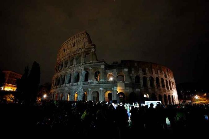 Luzes do Coliseu, em Roma, apagaram(foto: AFP) Luzes do Coliseu, em Roma, apagaram(foto: AFP)