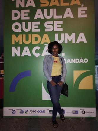 Mariely Barros, estudante de jornalismo na UFMS, enfrentou 15 horas de viagem de ônibus para chegar a Brasilia(foto: Ana Isabel Mansur /CB/D.A Press) Mariely Barros, estudante de jornalismo na UFMS, enfrentou 15 horas de viagem de ônibus para chegar a Brasilia(foto: Ana Isabel Mansur /CB/D.A Press)
