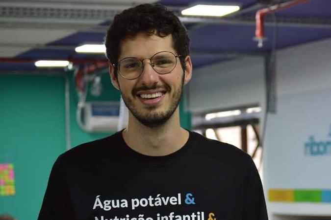 Formado em ciência da computação pela UnB, Juju é um dos sócio fundadores da Ribon, startup que permite fazer doações para causas sociais sem gastar dinheiro(foto: Arquivo pessoal) Formado em ciência da computação pela UnB, Juju é um dos sócio fundadores da Ribon, startup que permite fazer doações para causas sociais sem gastar dinheiro(foto: Arquivo pessoal)