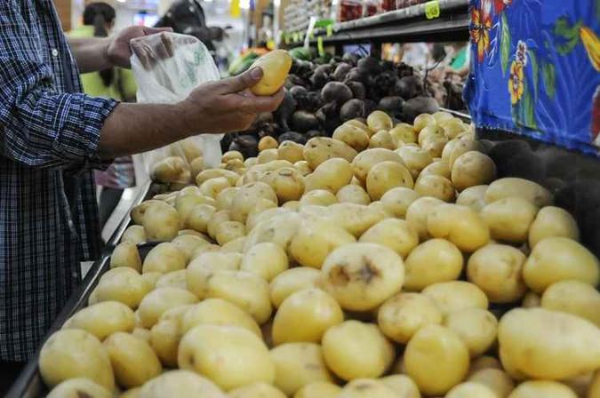 A batata liderou com mais de 13% de alta(foto: Barbara Cabral/CB/D.A Press) A batata liderou com mais de 13% de alta(foto: Barbara Cabral/CB/D.A Press)