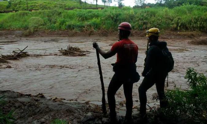 Bombeiros fizeram buscas no Rio Paraopeba (foto: Corpo de Bombeiros/Divulgação)(foto: Corpo de Bombeiros/Divulgação) Bombeiros fizeram buscas no Rio Paraopeba (foto: Corpo de Bombeiros/Divulgação)(foto: Corpo de Bombeiros/Divulgação)
