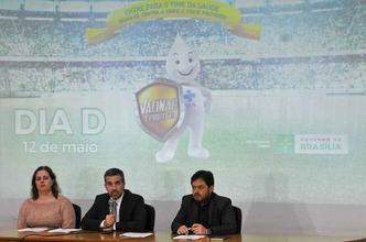 Diretora de Vigilância Epidemiológica da Secretaria de Saúde, Maria Beatriz Ruy, secretário de Saúde, Humberto Fonseca, e subsecretário de Vigilância à Saúde, Marcus Vinicius Quito, falaram sobre a campanha de vacinação(foto: Renato Araújo/Agência Brasília) Diretora de Vigilância Epidemiológica da Secretaria de Saúde, Maria Beatriz Ruy, secretário de Saúde, Humberto Fonseca, e subsecretário de Vigilância à Saúde, Marcus Vinicius Quito, falaram sobre a campanha de vacinação(foto: Renato Araújo/Agência Brasília)