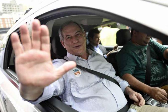 O candidato deu entrada no hospital na tarde dessa terça-feira (25/9) e, após exame, foi detectado a necessidade da cirurgia(foto: Douglas Magno/AFP) O candidato deu entrada no hospital na tarde dessa terça-feira (25/9) e, após exame, foi detectado a necessidade da cirurgia(foto: Douglas Magno/AFP)