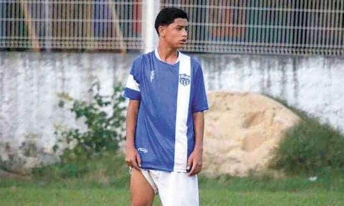 Dyogo Brito, 16 anos, foi morto quando ia para o Centro de Treinamentos do América do Rio (foto: Facebook/Reprodução ) Dyogo Brito, 16 anos, foi morto quando ia para o Centro de Treinamentos do América do Rio (foto: Facebook/Reprodução )