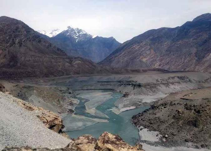 Retração das camadas glaciais na região chamada de terceiro polo da Terra coloca em risco os ecossistemas das geleiras (foto: Zingadi-zog-e-Safar/Divulgação ) Retração das camadas glaciais na região chamada de terceiro polo da Terra coloca em risco os ecossistemas das geleiras (foto: Zingadi-zog-e-Safar/Divulgação )