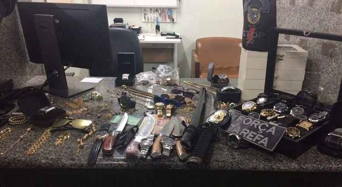 PM prende suspeitos de integrar maior quadrilha de furtos em residências de Taguatinga(foto: PMDF/Divulgação) PM prende suspeitos de integrar maior quadrilha de furtos em residências de Taguatinga(foto: PMDF/Divulgação)