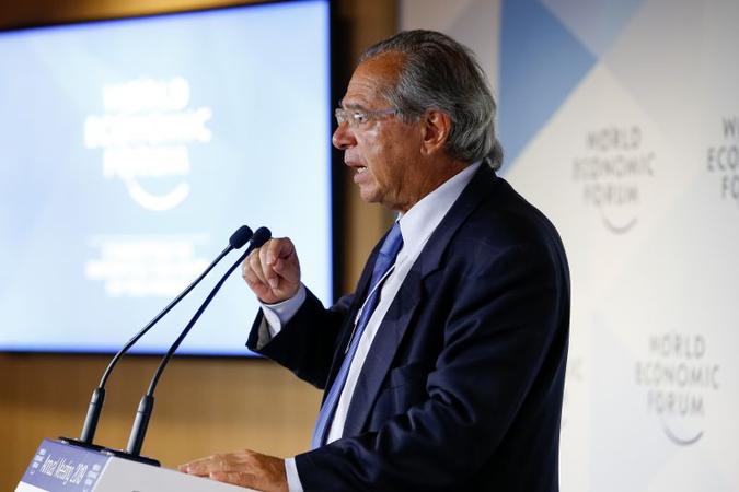 Guedes: 'As novas gerações viverão sob um novo sistema, com contas individuais, administradas por instituições financeiras privadas' (foto: Alan Santos/PR ) Guedes: 'As novas gerações viverão sob um novo sistema, com contas individuais, administradas por instituições financeiras privadas' (foto: Alan Santos/PR )