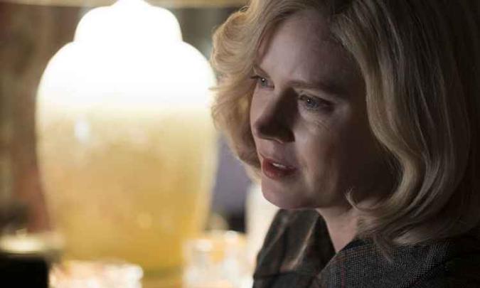 À frente do papel da esposa do político Dick Cheney, Lynn Cheney, a atriz alcança a sexta indicação ao Oscar, como atriz coadjuvante.(foto: Imagem Filmes/Divulgação) À frente do papel da esposa do político Dick Cheney, Lynn Cheney, a atriz alcança a sexta indicação ao Oscar, como atriz coadjuvante.(foto: Imagem Filmes/Divulgação)