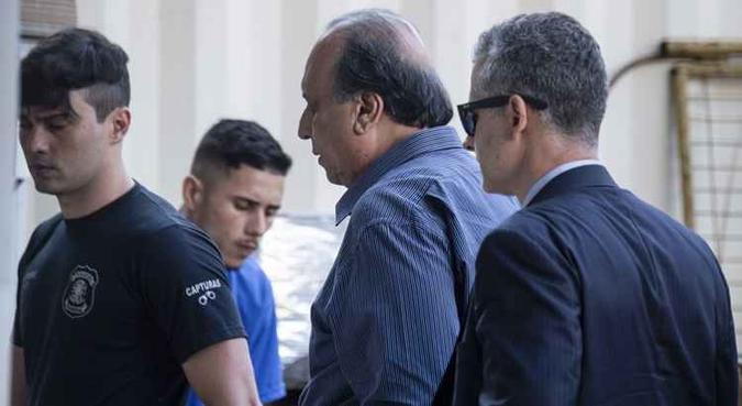 Pezão teria recebido propina durante a gestão de Sérgio Cabral, enquanto era vice-governador(foto: Mauro Pimentel/AFP) Pezão teria recebido propina durante a gestão de Sérgio Cabral, enquanto era vice-governador(foto: Mauro Pimentel/AFP)
