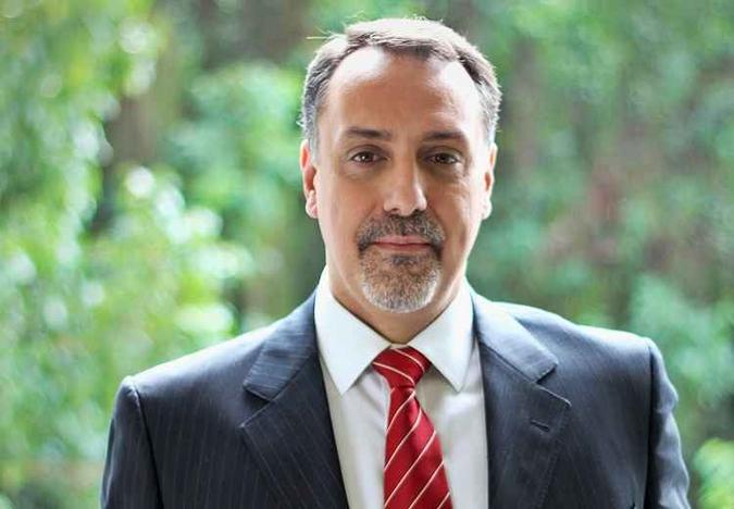 Especialista em finanças Alexandre Prado avalia prós e contras de comprar viagem em site de compra coletiva Especialista em finanças Alexandre Prado avalia prós e contras de comprar viagem em site de compra coletiva
