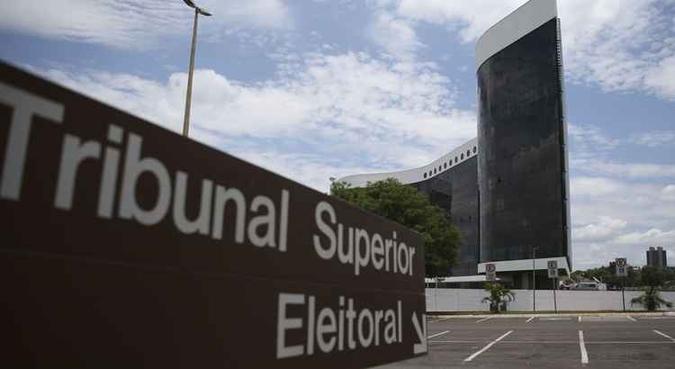 O julgamento do TSE é última formalidade para que Bolsonaro possa ser diplomado na próxima segunda-feira (10/12)(foto: José Cruz/Agência Brasil ) O julgamento do TSE é última formalidade para que Bolsonaro possa ser diplomado na próxima segunda-feira (10/12)(foto: José Cruz/Agência Brasil )