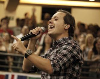 André Valadão é uma das vozes do gênero brazilian gospel, um dos destaques do ano(foto: Facebook/Reprodução) André Valadão é uma das vozes do gênero brazilian gospel, um dos destaques do ano(foto: Facebook/Reprodução)