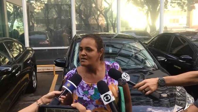 Eliane dos Santos Silva foi até a Esplanada para confrontar os parlamentares(foto: Hamilton Ferrari/CB/D.A Press) Eliane dos Santos Silva foi até a Esplanada para confrontar os parlamentares(foto: Hamilton Ferrari/CB/D.A Press)