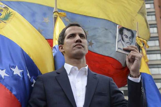 É a terceira vez em cinco anos que a oposição venezuelana sai às ruas contra o presidente Nicolás Maduro(foto: Federico PARRA / AFP) É a terceira vez em cinco anos que a oposição venezuelana sai às ruas contra o presidente Nicolás Maduro(foto: Federico PARRA / AFP)