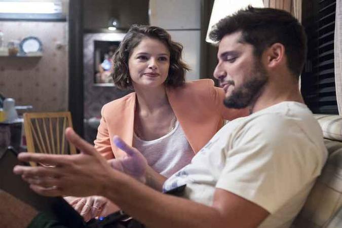 A pedido de Jô, o hacker William publica fake news acusando Régis de assassinato, em 'A Dona do Pedaço'(foto: TV Globo/Estevam Avellar) A pedido de Jô, o hacker William publica fake news acusando Régis de assassinato, em 'A Dona do Pedaço'(foto: TV Globo/Estevam Avellar)