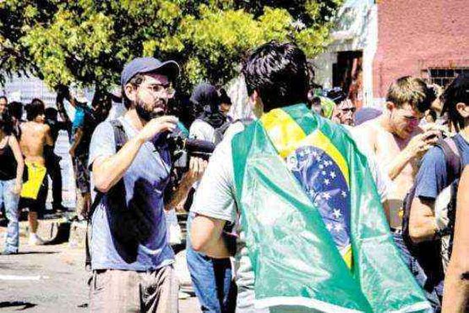 Bruno Xavier, um dos autores de Com vandalismo: o que a grande mídia não mostrou(foto: Roger Pires/Divulgação) Bruno Xavier, um dos autores de Com vandalismo: o que a grande mídia não mostrou(foto: Roger Pires/Divulgação)