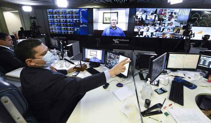 Alcolumbre durante a sessão: bastante criticado, o PL passou por modificações e foi aprovado com 44 votos(foto: Jefferson Rudy/Agencia Senado) Alcolumbre durante a sessão: bastante criticado, o PL passou por modificações e foi aprovado com 44 votos(foto: Jefferson Rudy/Agencia Senado)